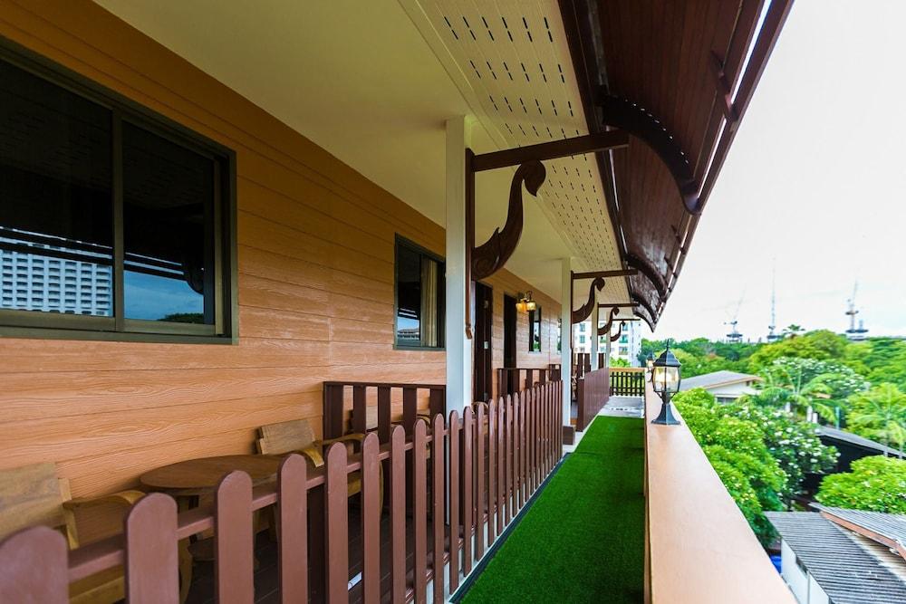 Marina Jomtien Beach Extérieur photo